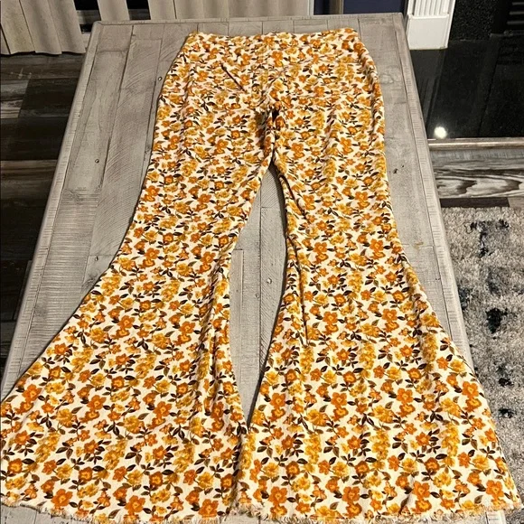 Floral Bell Bottom corduroy Pants - Picture 3 of 5